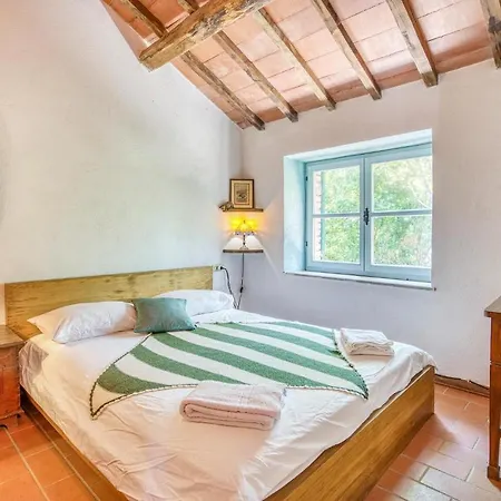 Casa vacanze Lovely In With Kitchen *