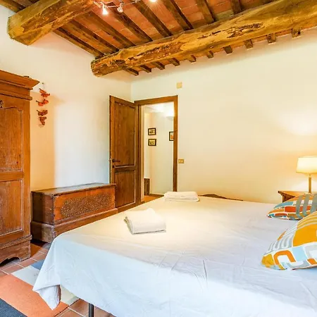 Casa vacanze Lovely In With Kitchen